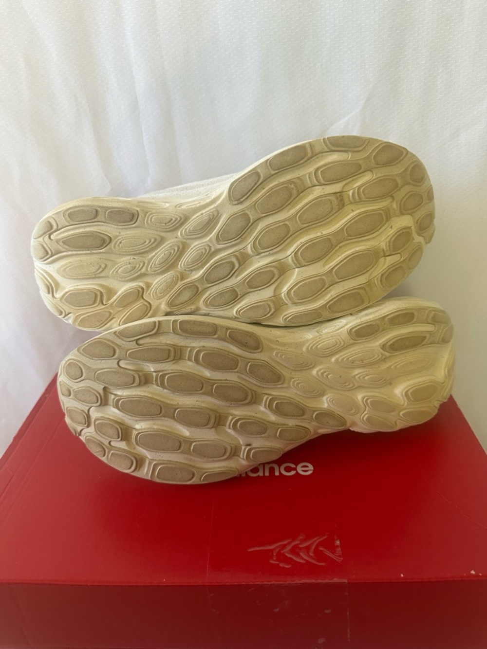 New Balance Fresh Foam X 1080v13 Beige Running Shoes Women’s 8.5 Wide - Picture 5 of 8
